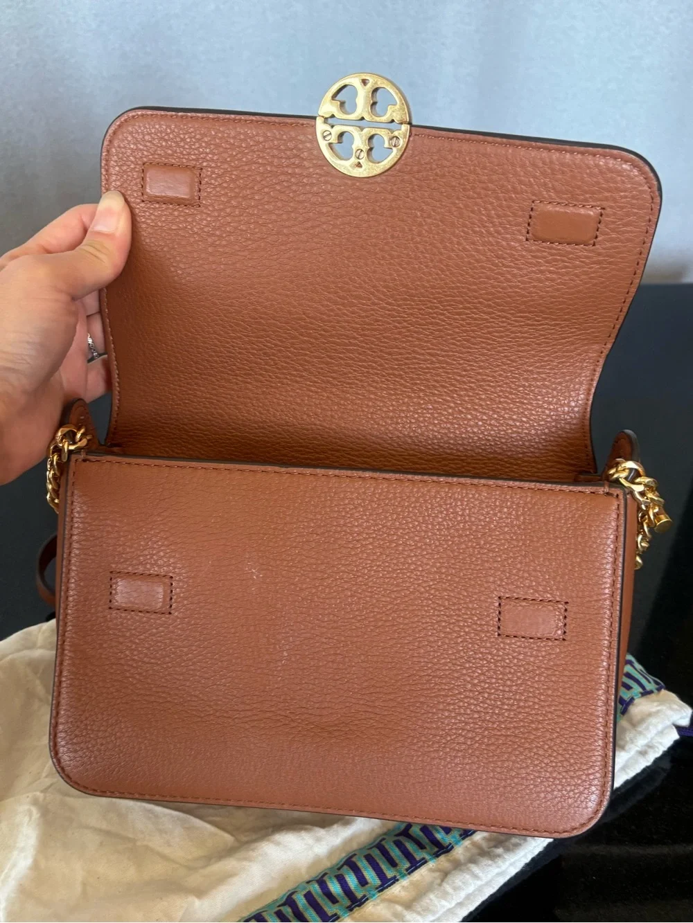 Authentic Tory Burch Carson Brown Leather Crossbody Bag with gold Chain